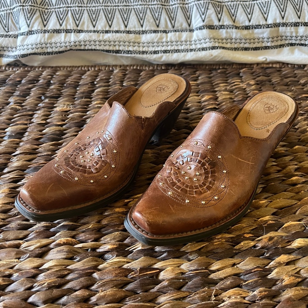 Ariat Women’s Medallion Leather Mule Size 6.5 Brown Western Pointed Square Toe